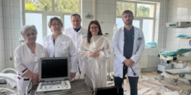 Глава Кабардино-Балкарской Республики перевал в дар УЗИ-аппарат