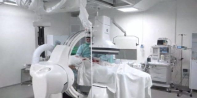 В республиканском сосудистом центре выполнили первую хирургическую операцию.